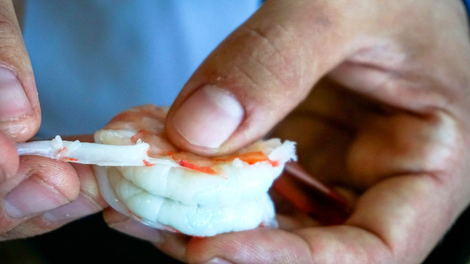 Illustration for article titled How to make shrimp cocktail like a fancy bastard